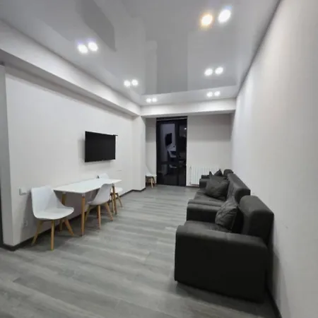 Apartment Domaci *